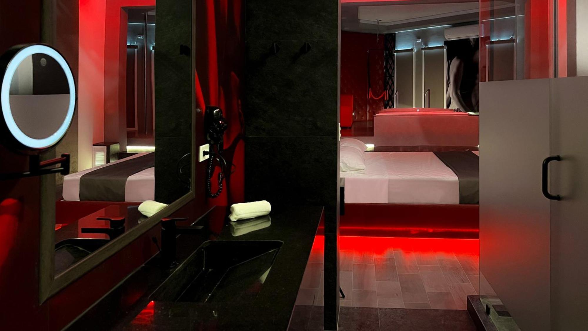Motel Boutique Qatro เอนเซนาดา ภายนอก รูปภาพ